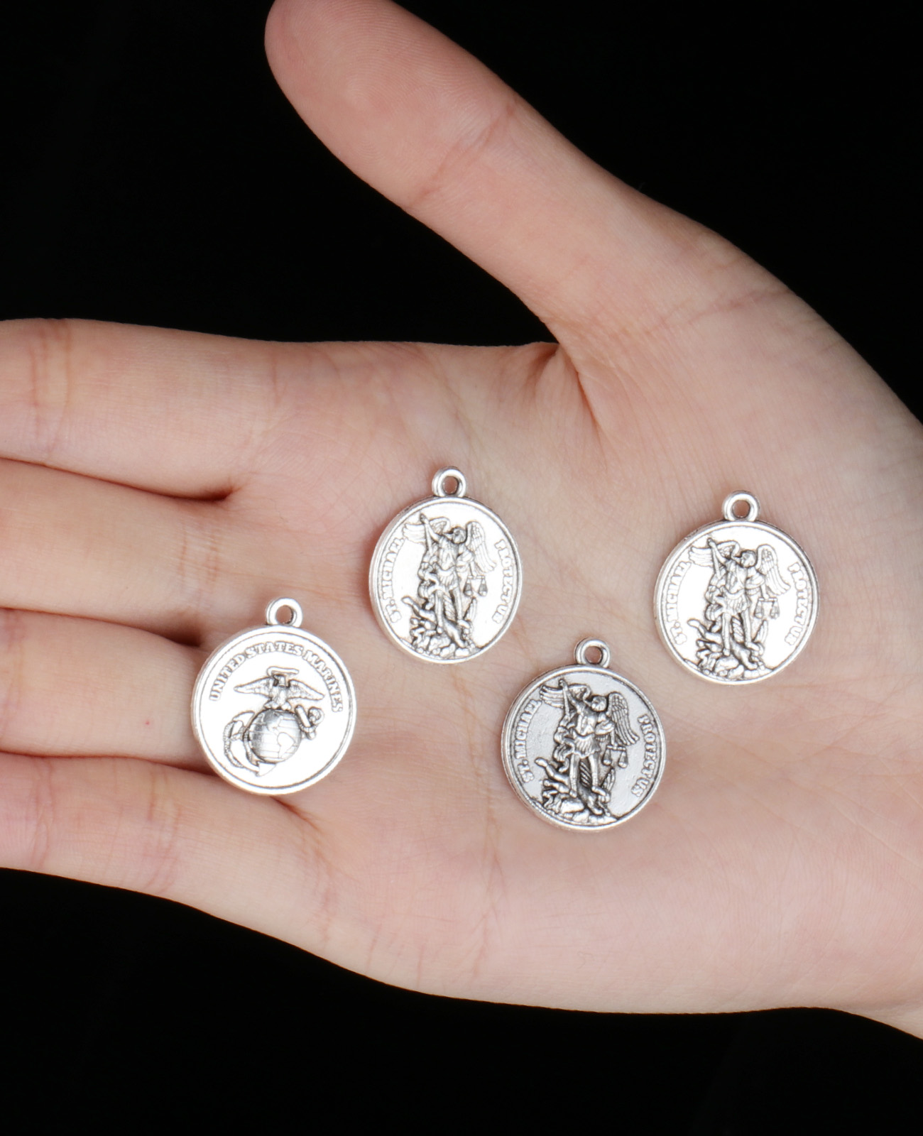 Saint michael medal-ペンダント,色合いの - Jewelry Making Michaels のレビューと価格